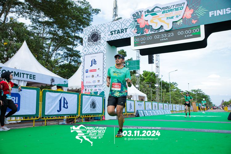 Race photo from Arutmin Borneo Run 2024