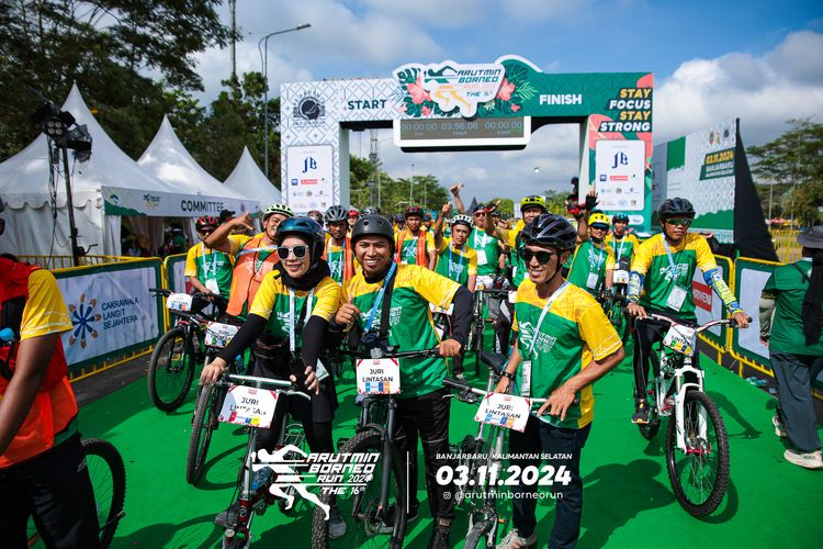 Race photo from Arutmin Borneo Run 2024