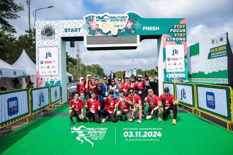 Race photo from Arutmin Borneo Run 2024