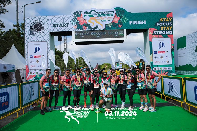 Race photo from Arutmin Borneo Run 2024