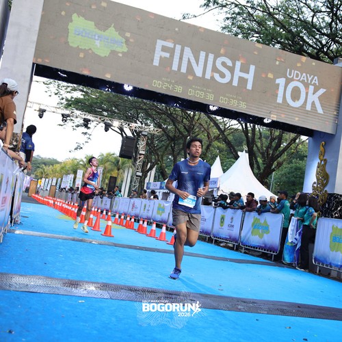 Race photo from BOGORUN 2026