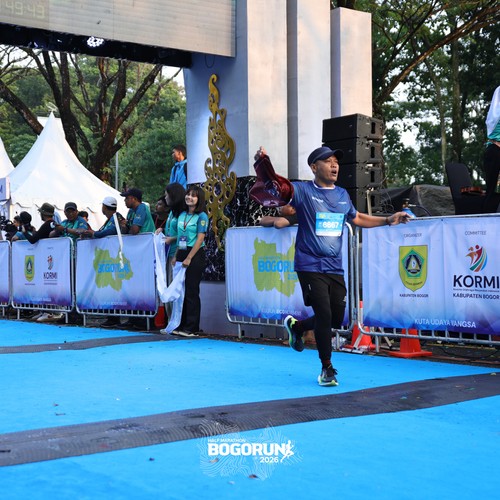 Race photo from BOGORUN 2026