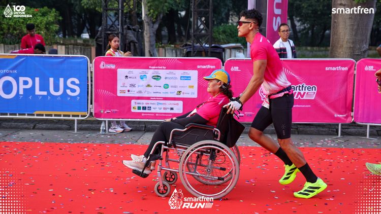 Race photo from Smartfren Run 2025 
