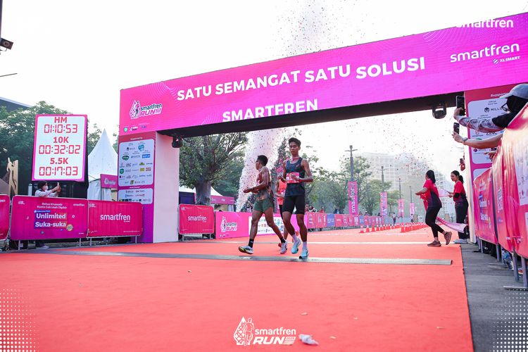 Race photo from Smartfren Run 2025 