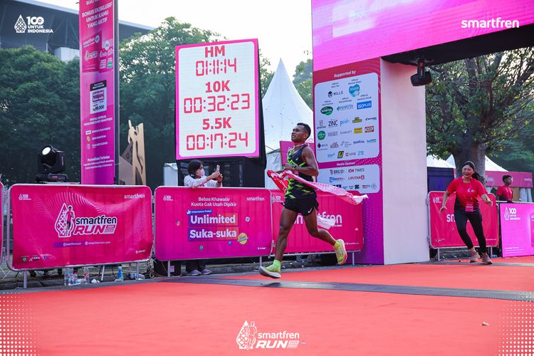 Race photo from Smartfren Run 2025 