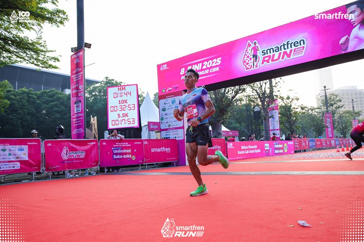 Race photo from Smartfren Run 2025 
