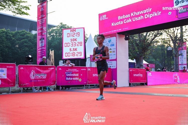 Race photo from Smartfren Run 2025 