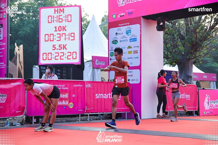 Race photo from Smartfren Run 2025 