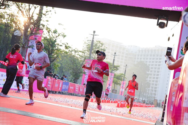 Race photo from Smartfren Run 2025 