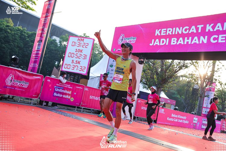 Race photo from Smartfren Run 2025 
