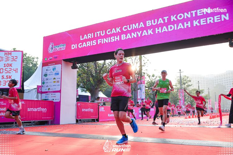 Race photo from Smartfren Run 2025 
