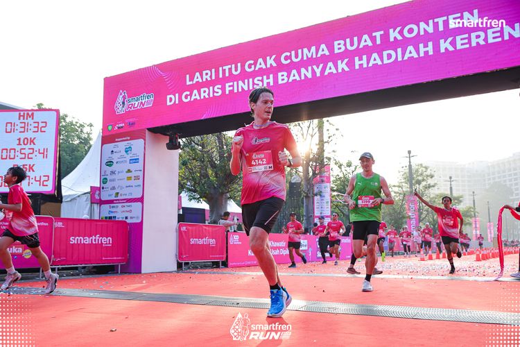 Race photo from Smartfren Run 2025 