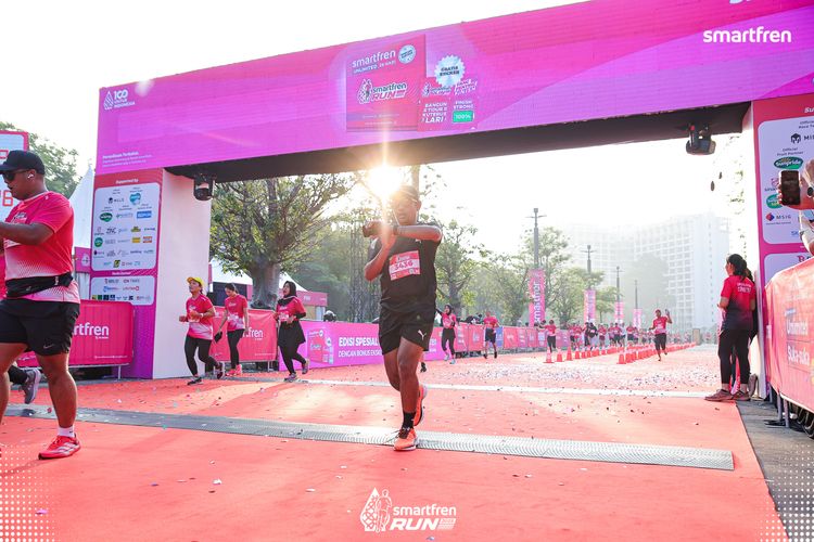 Race photo from Smartfren Run 2025 
