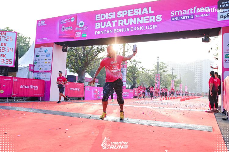 Race photo from Smartfren Run 2025 