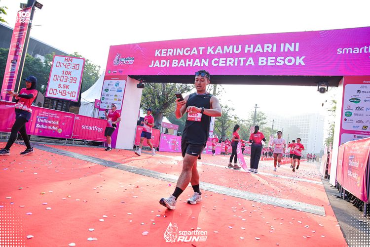 Race photo from Smartfren Run 2025 