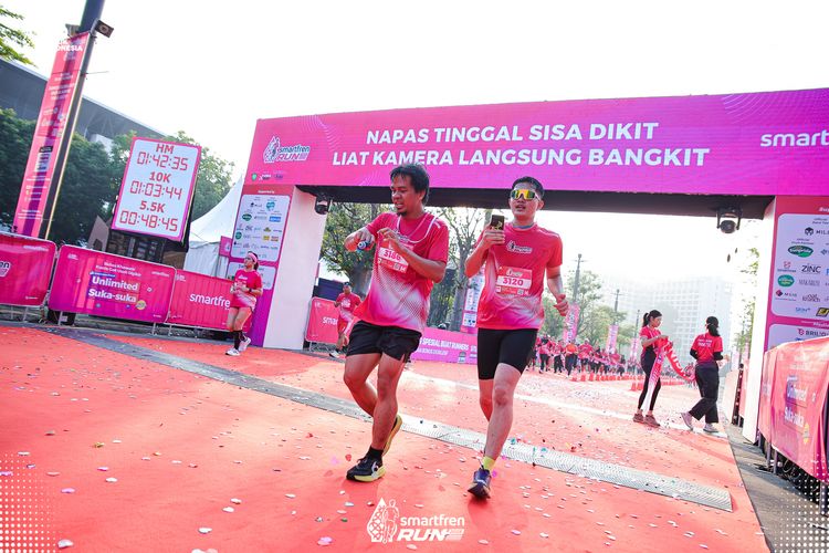 Race photo from Smartfren Run 2025 