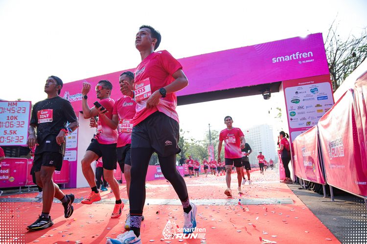 Race photo from Smartfren Run 2025 