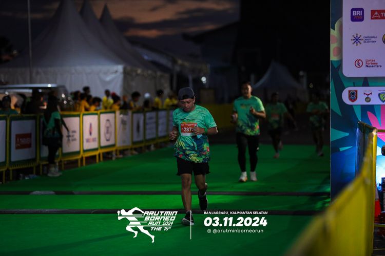Race photo from Arutmin Borneo Run 2024