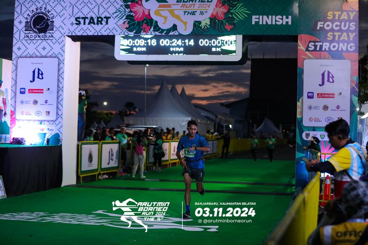 Race photo from Arutmin Borneo Run 2024