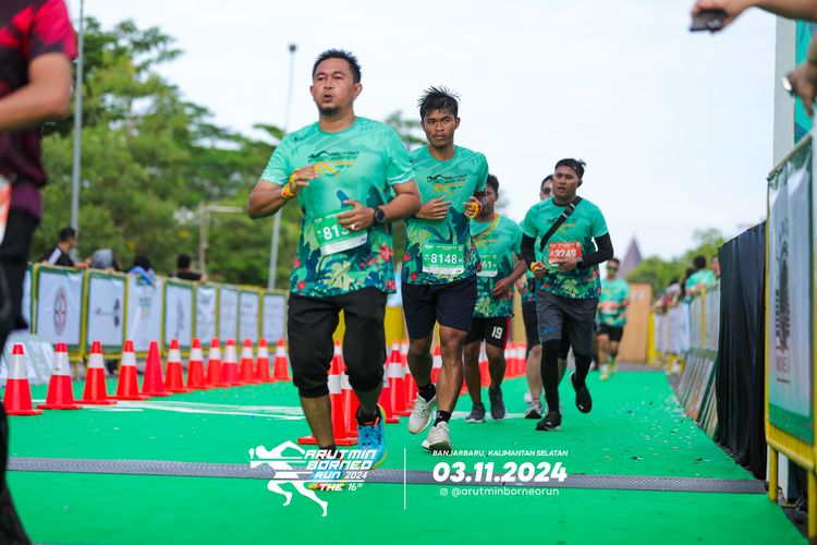 Race photo from Arutmin Borneo Run 2024