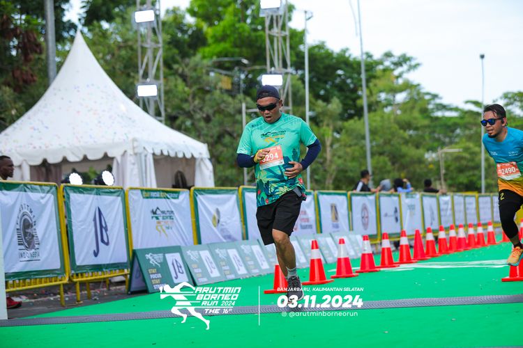 Race photo from Arutmin Borneo Run 2024