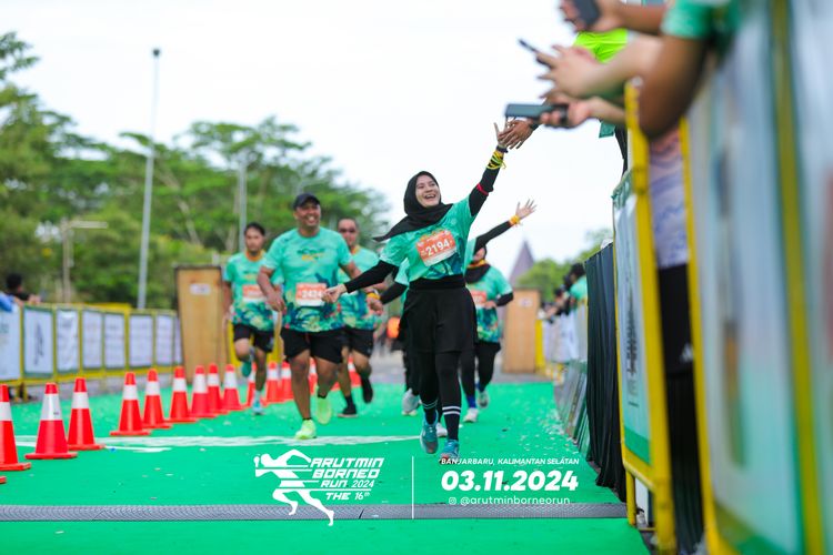 Race photo from Arutmin Borneo Run 2024