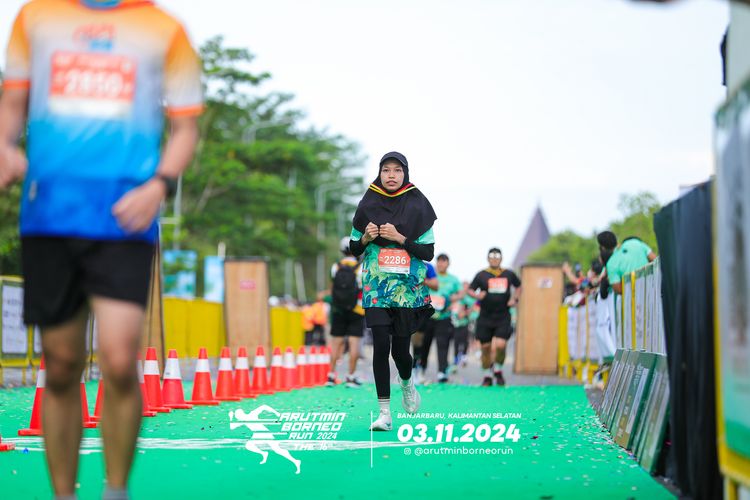 Race photo from Arutmin Borneo Run 2024