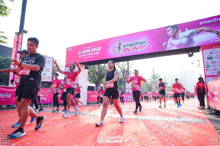Race photo from Smartfren Run 2025 