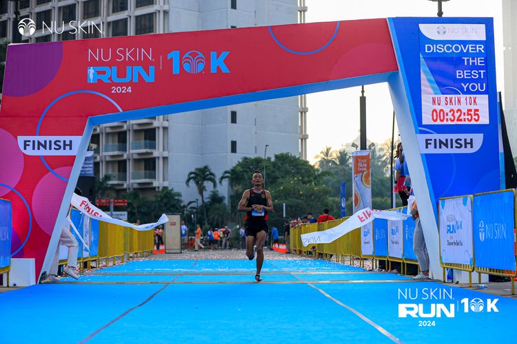 Race photo from Nu Skin Run 10K