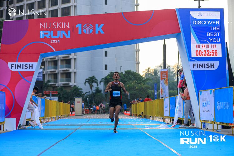 Race photo from Nu Skin Run 10K