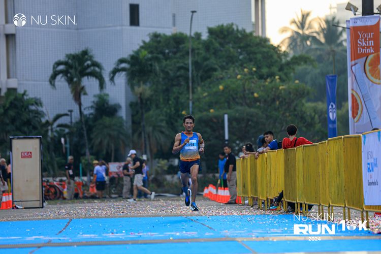 Race photo from Nu Skin Run 10K