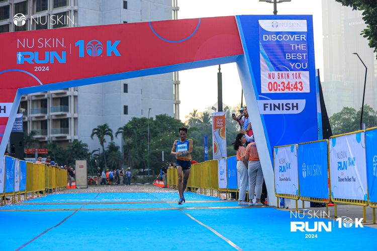Race photo from Nu Skin Run 10K