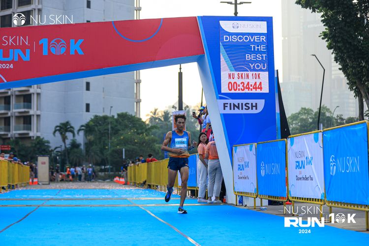 Race photo from Nu Skin Run 10K