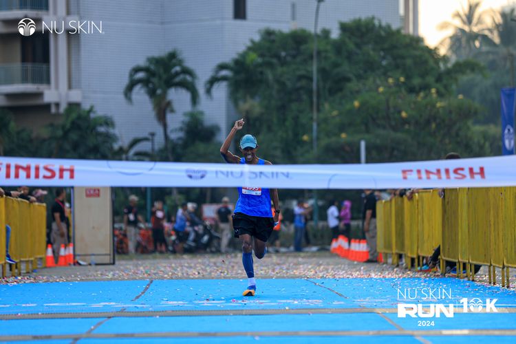 Race photo from Nu Skin Run 10K