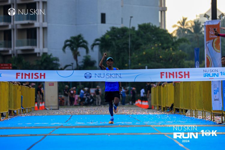 Race photo from Nu Skin Run 10K
