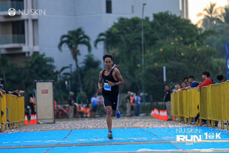 Race photo from Nu Skin Run 10K