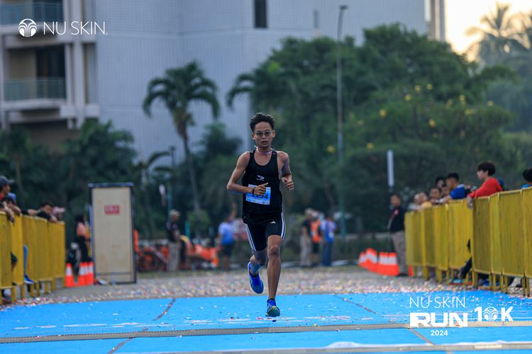 Race photo from Nu Skin Run 10K