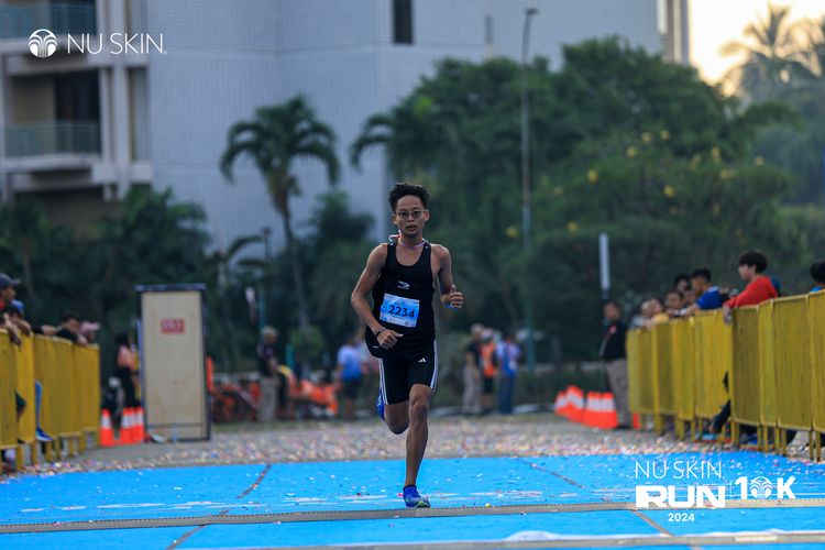 Race photo from Nu Skin Run 10K