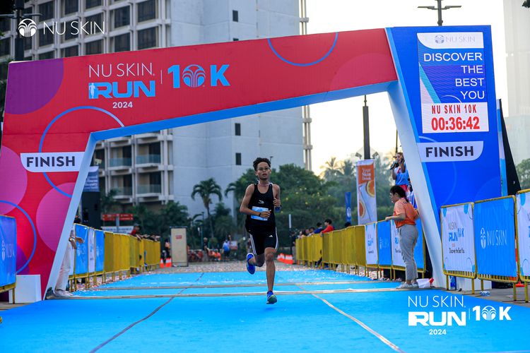 Race photo from Nu Skin Run 10K