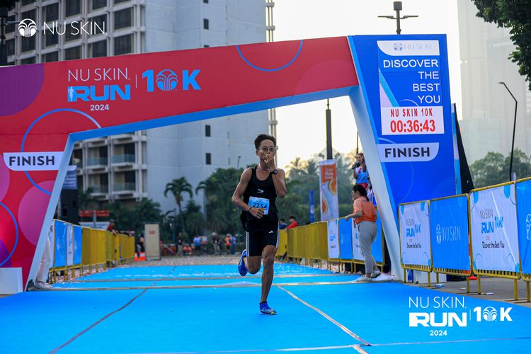 Race photo from Nu Skin Run 10K