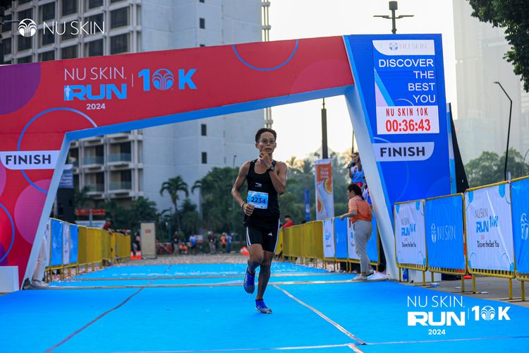 Race photo from Nu Skin Run 10K