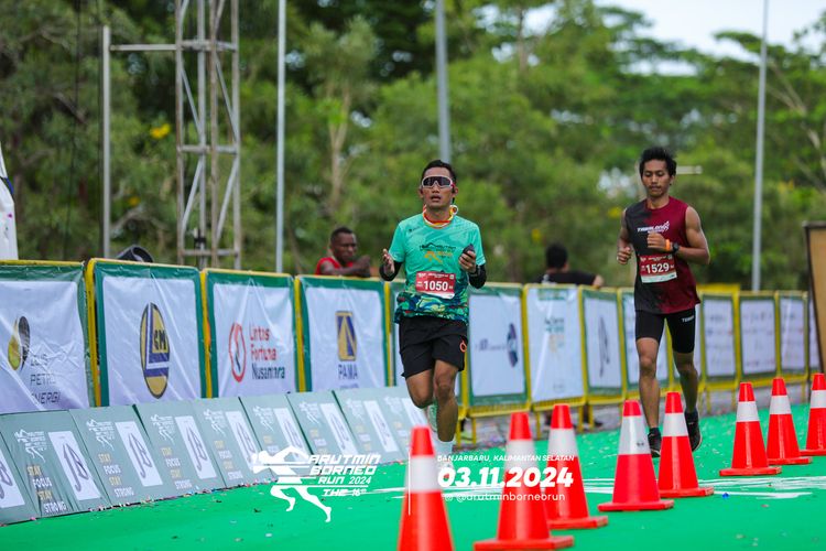 Race photo from Arutmin Borneo Run 2024