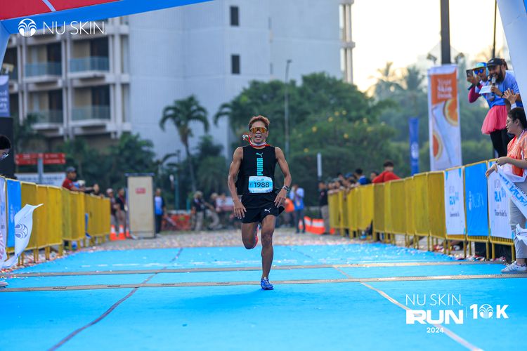 Race photo from Nu Skin Run 10K