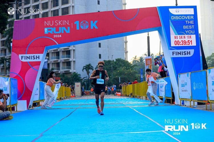 Race photo from Nu Skin Run 10K