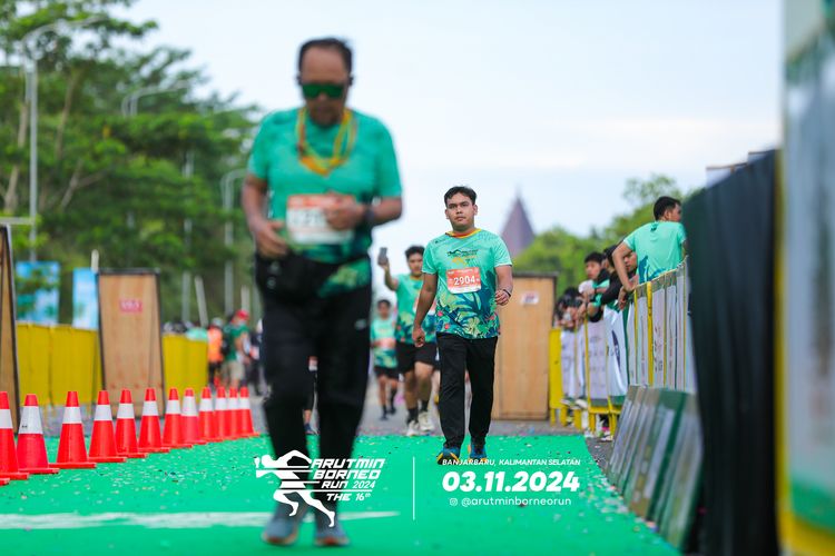 Race photo from Arutmin Borneo Run 2024