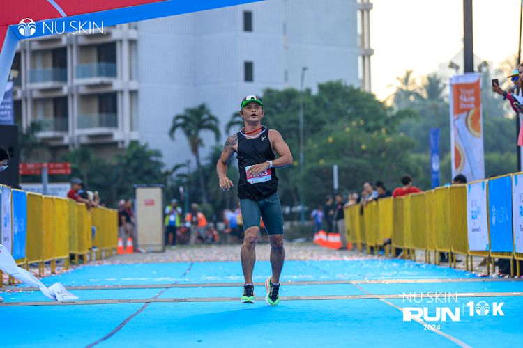 Race photo from Nu Skin Run 10K