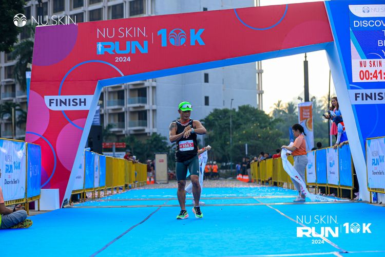 Race photo from Nu Skin Run 10K
