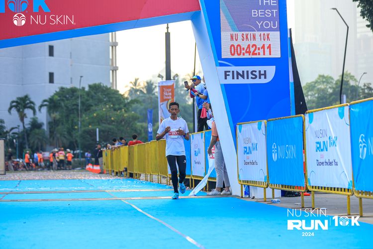 Race photo from Nu Skin Run 10K