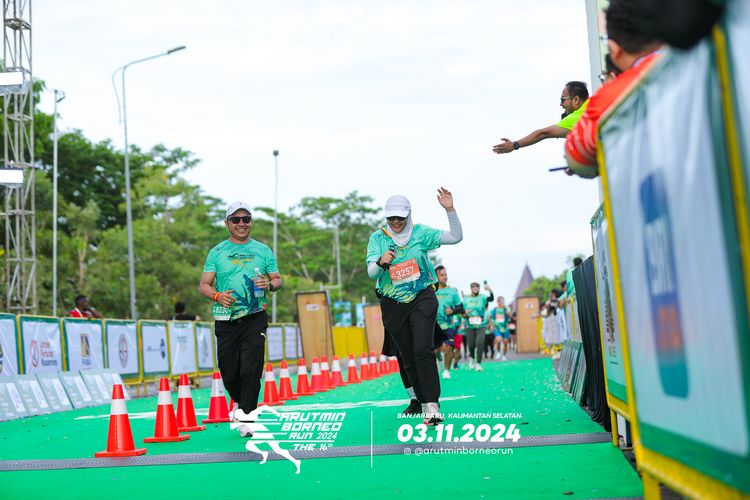 Race photo from Arutmin Borneo Run 2024