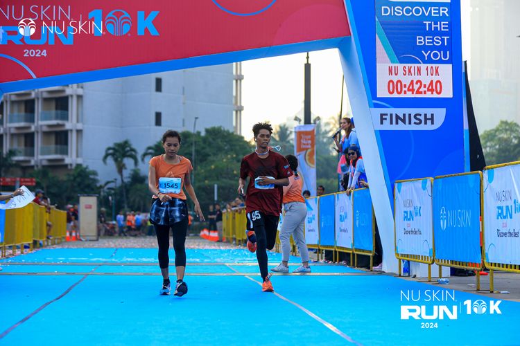 Race photo from Nu Skin Run 10K